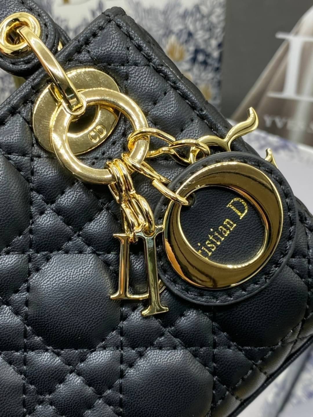 VIP 】หนังแท้ CHRISTIAN DIOR MICRO LADY DIOR BAG Cannage Lambskin