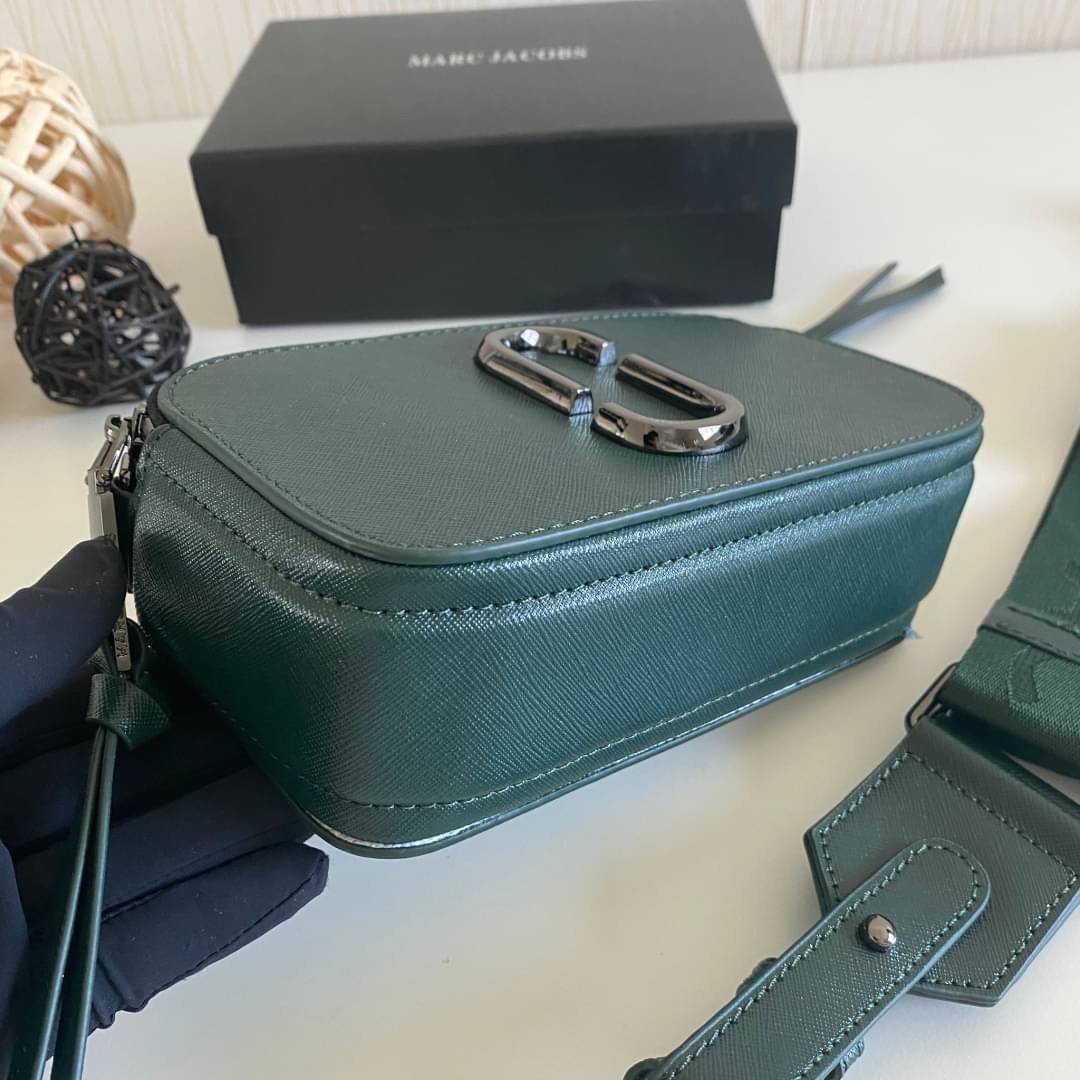 พรีเมี่ยมกิ๊ฟแท้ 100% 】หนังแท้ M ARC JACOBS The Snapshot Camera Bag -GREEN