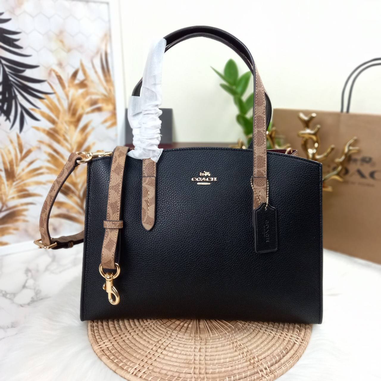 COACH CHARLIE CARRYALL IN SIGNATURE CANVAS (31210) ðšāđāļĢāļĩāļĒāļāļŦāļĢāļđ āļāļĨāļēāļŠāļŠāļīāļ//āļāļĢāļ°āđāļāđāļēāļāļ·āļ āļāļĢāļ°āđāļāđāļēāļŠāļ°āļāļēāļĒ āļāļĢāļ TOTE āļŠāļļāļāļŦāļĢāļđāļŦāļĢāļē āļāļĩāđāļāļāđāđāļāđ āđāļĄāđāļāļģāđāļ// āļ§āļąāļŠāļāļļāđāļāļāļ§āļēāļŠ āļāļŠāļĄāļŦāļāļąāļāđāļāđāļāļļāļāļ āļēāļāđāļĒāļĩāđāļĒāļĄ āļĢāļđāļāļāļĢāļāđāļāļāđāļāđāļ āļĨāļēāļĒ SIGNATURE āļŠāļ§āļĒāļĄāļēāļ// āļāđāļēāļāđāļāļĄāļĩ 2 āļāđāļāļāđāļĨāđāļāļāļ§āđāļēāļ āđāļĨāļ°āļāļĩāļ 1 āļāđāļāļāļāļīāļāļ