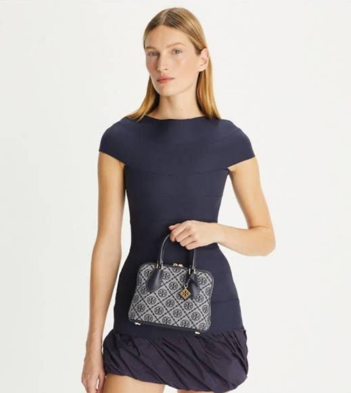 Tory Burch Mini T Monogram Jacquard Swing Satchel Bag กระเป๋าสะพาย คอลเลคชั่นใหม่ล่าสุดดีไซน์สุดคลาสสิก รูปทรงโดม