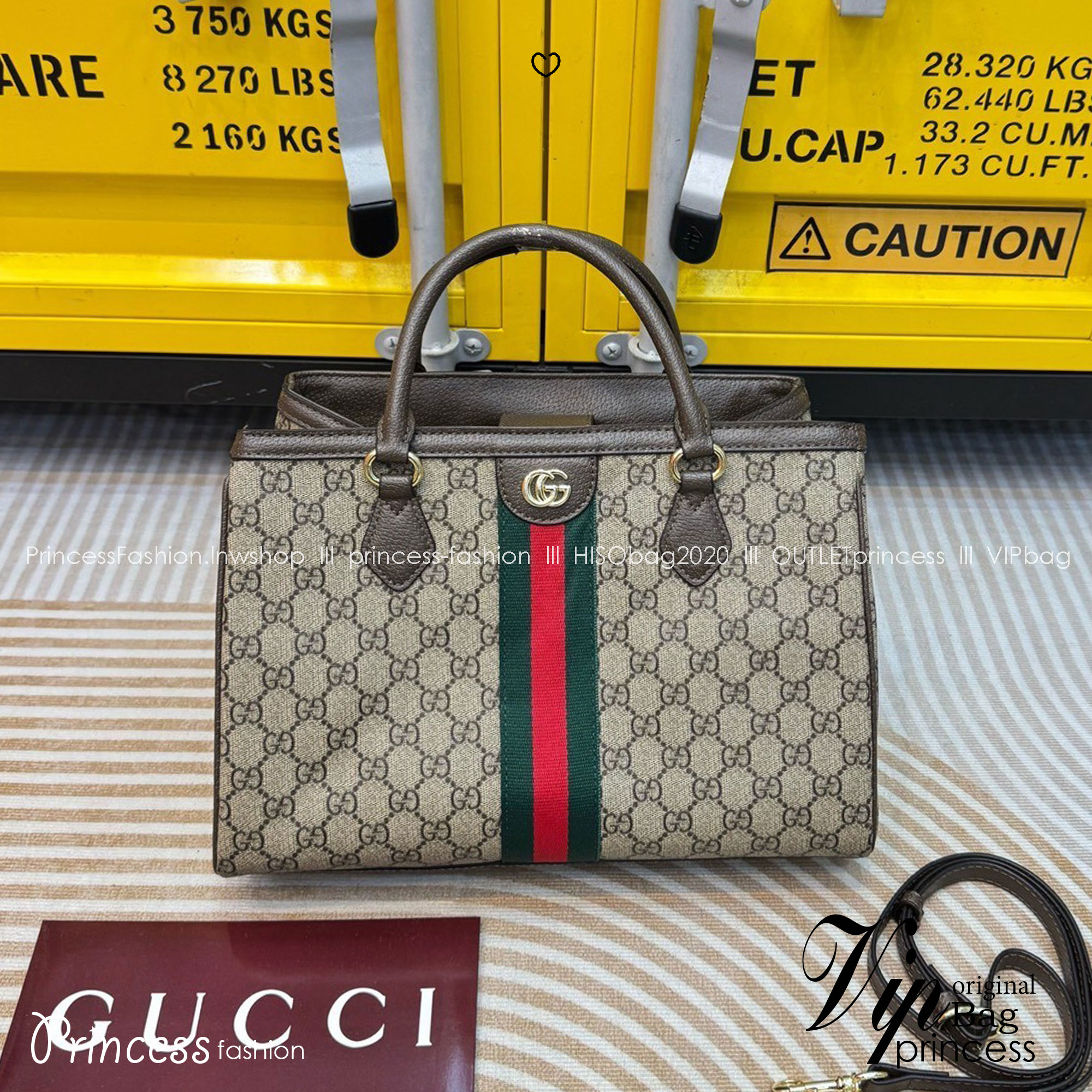 GUCCI Ophidia tote bag กระเป๋าสะพายทรงโท้ท คอลสุดคลาสสิก ใบใหญ่กำลังดี จุคุ้ม โดดเด่นด้วยลวดลายคลาสสิคเอกลักษณ์ วัสดุหนังแคนวาส ภายในโล่งกว้างมาก