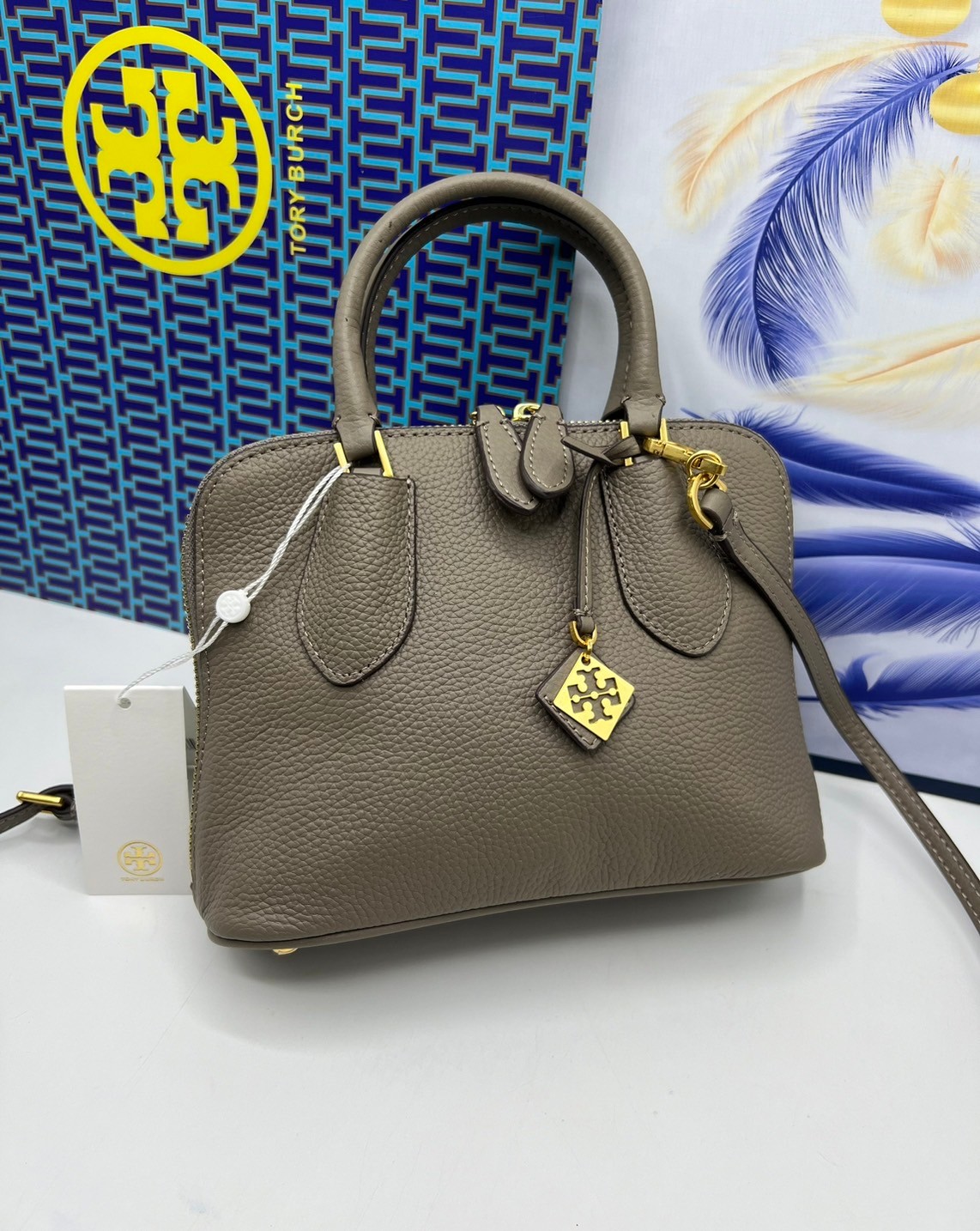 TORY BURCH MINI PEBBLED SWING BAG / Tory Mini Swing Bag in Pebbled Leather / T Monogram Jacquard Swing Bag กระเป๋าสะพาย คอลเลคชั่นใหม่ล่าสุดดีไซน์สุดคลาสสิก รูปทรงโดม
