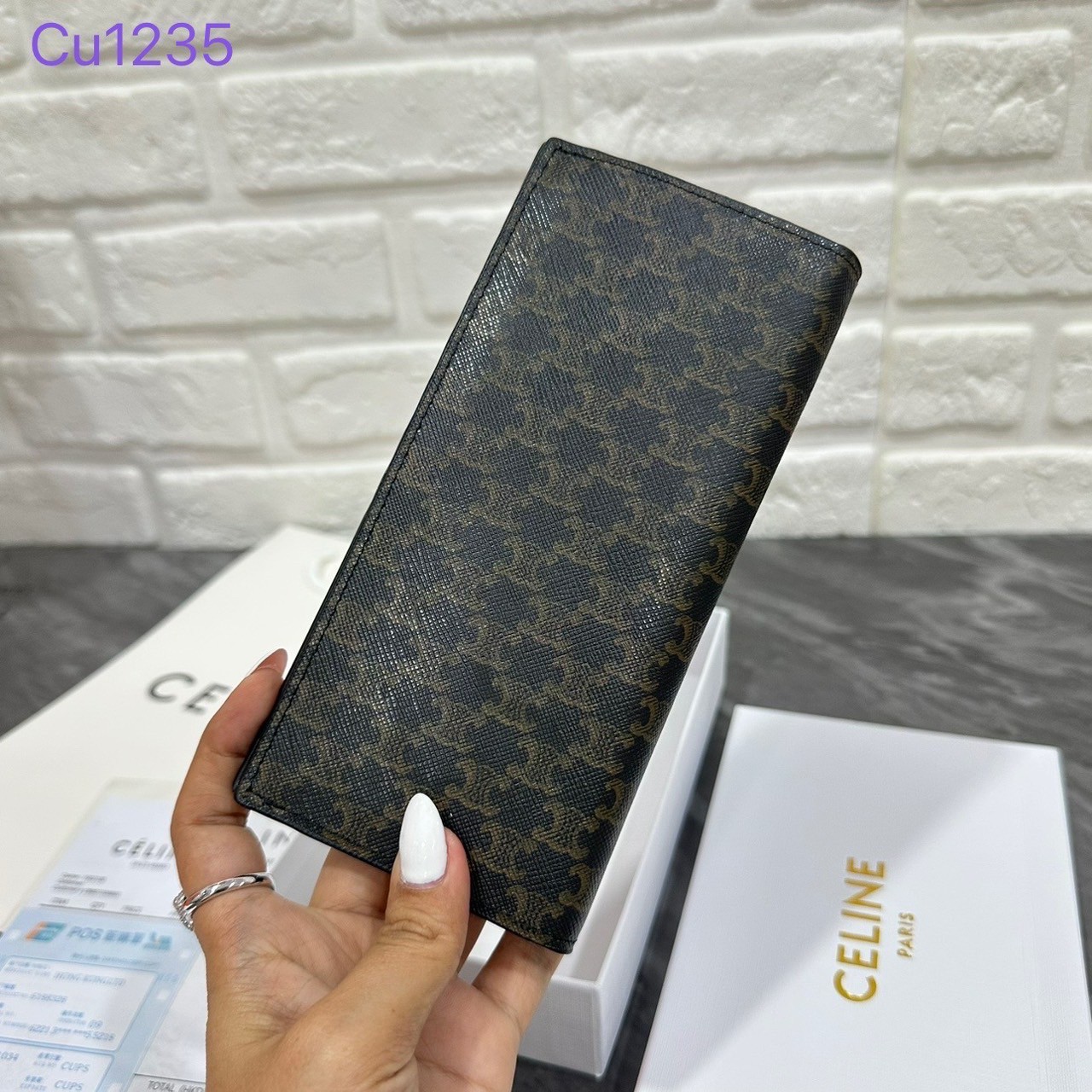 CELINE SHORT WALLET / CELINE LONG WALLET กระเป๋าสตางค์ซีลีน แบบสั้นและยาว พร้อมส่ง!! สวยหรู ภายในมีช่องแบ่งหลายช่อง มีช่องใส่บัตรหลายช่อง ไอเท็มแนะนำในราคาสุดคุ้ม นาทีนี้ห้ามพลาดค่ะ!