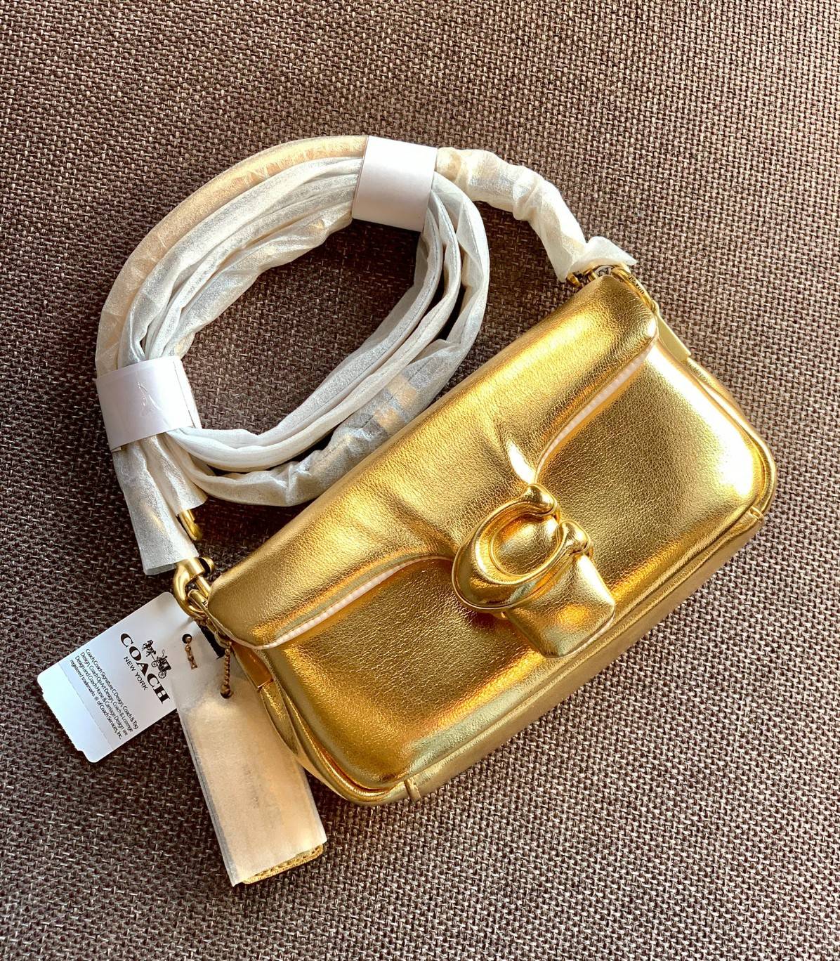 น้องสวยมากก สินค้าจริงสวยกว่าในรูป ไม่จกตาค่ะ! COACH PILLOW TABBY SHOULDER BAG 18 ((C3880)) 📣 พร้อมส่งที่ไทย คุณภาพเกินราคา! กระเป๋าหิ้ว//สะพายแบบครอสบอดี้ร์ 🔺หนัง nappa อย่างดี หนานิ่ม นุ่มมากๆ หลงรักน้องแน่นอน