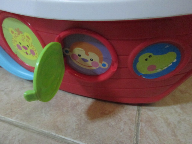 Fisher Price Amazing Animals Roll-Along Musical Ark/Boat ของเล่นมือสอง (ลำใหญ่ มีเสียงค่ะ)