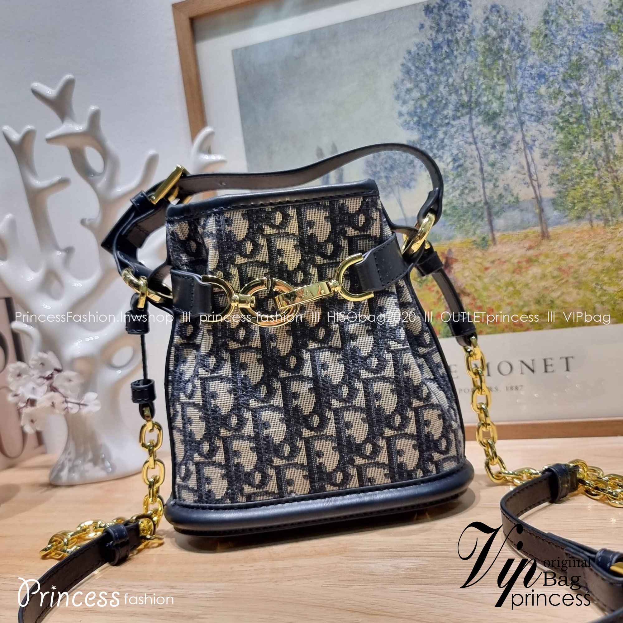 CD SMALL C'EST BAG 17cm / Dior bucket bag พร้อมส่ง กระเป๋าสะพายสุดคลาสสิค ดีไซน์หรู ไซส์เล็กกะทัดรัด ใช้งานง่าย สะพายได้ทุกโอกาส