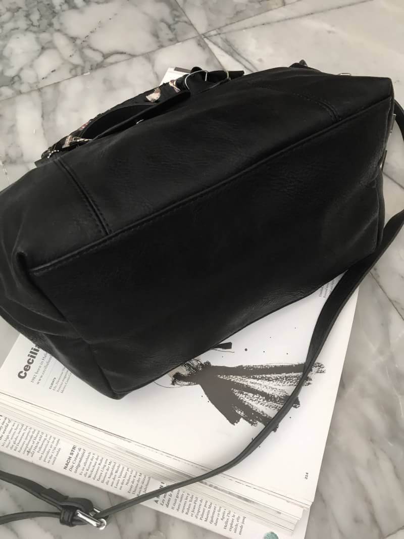 รุ่นขายดี Must Have มาเพิ่มละคะ 🐼 KEEP ทรง longchamp รุ่น Duo Sister - สี Classic black ตัวกระเป๋าหนังแกะสังเคราะห์ ลายหนังสวยมากๆคะ นิ่ม สุดๆ