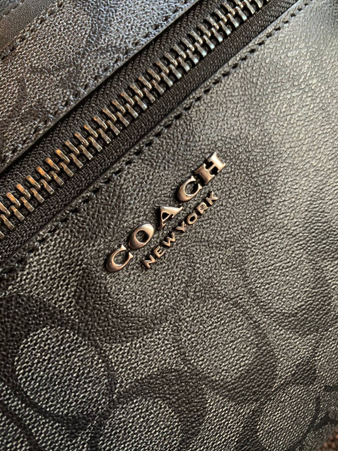 พร้อมสีออกใหม่ ห้ามพลาดค่าา!! COACH WEST CAMERA BAG IN SIGNATURE ((91485)) 🔺กลับมาตามคำเรียกร้องค่าา! กระเป๋าสะพายผู้ชาย((ผู้หญิงก็ใช่สวยทีเดียวค่ะ😘)) หนังแท้ ล่ยหนังCanvasสวยค่ะ มีช่องซิปหน้า//ช่องซิปกลางกว้าง//ช่องหลักแบบซิปคู่ ใส่สัมภาร