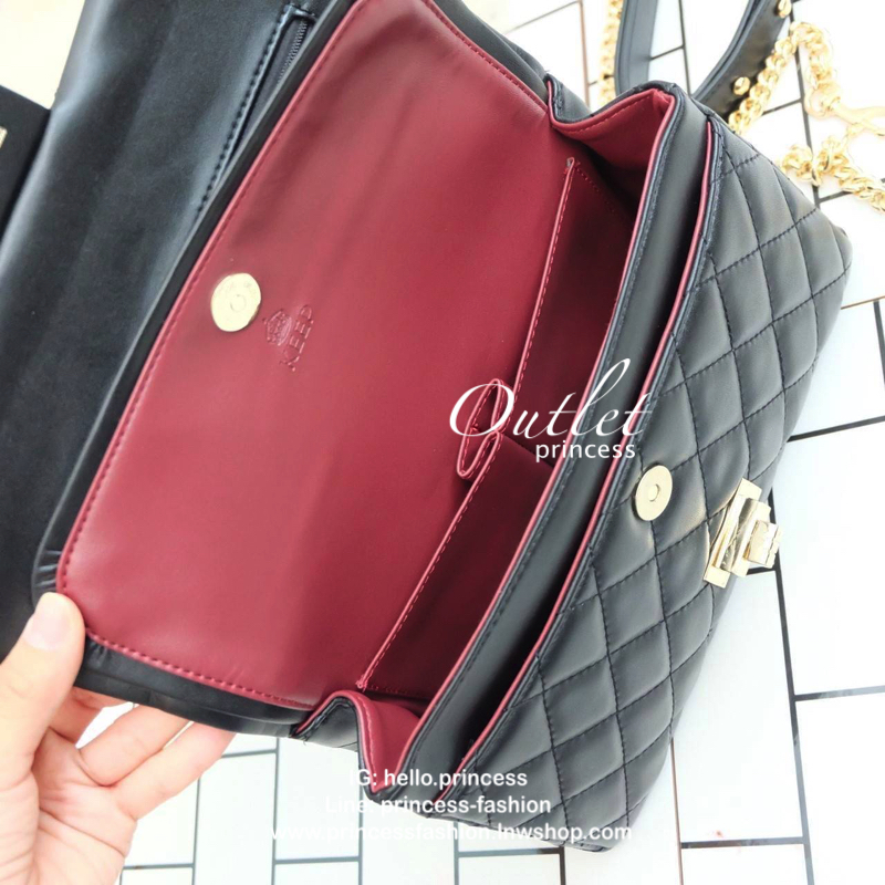 รุ่นขายดี คอลเลคชั่นใหม่ อะไหล่สี LightlyGold สวยมาก KEEP รุ่น Coco chain handbag ✨กระเป๋าทรงหรูวัสดุทำจากหนังตัวใหม่ ไมโครไฟเบอร์ สวย ทน หนัง นิ่ม ฟู ตึง สวยอยู่ทรงตามแบบฉบับของแบรนด์ รุ่นใหม่ตัวนี้ปักลายตารางสวยหรู การเย็บประณีตทุกตาราง