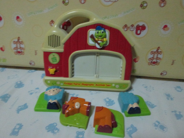 Toy / Game LeapFrog Fridge Farm Magnetic Twenty Five wacky Animal Set with Farmer Tad plays five banjo tunes ของเล่นมือสอง