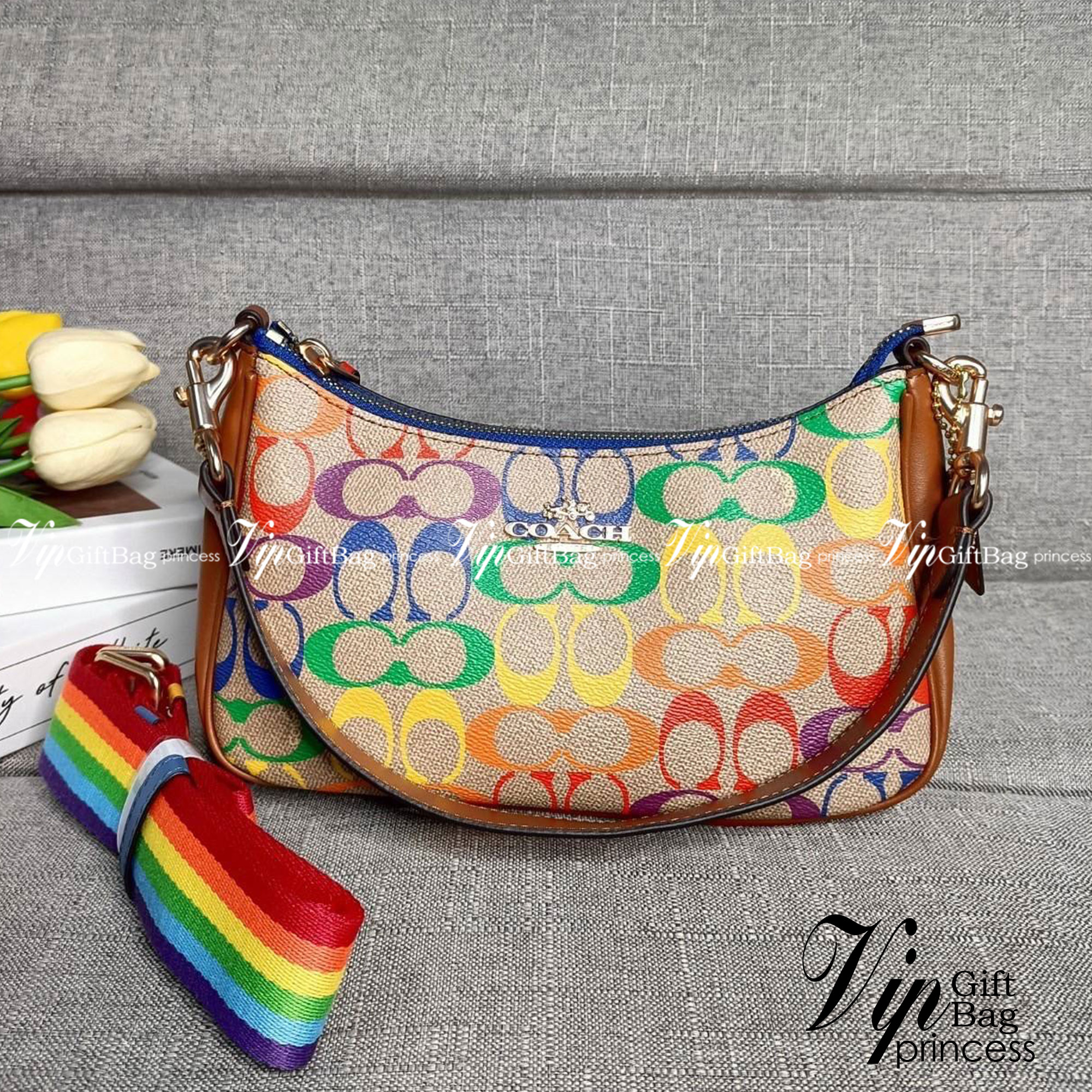 พร้อมส่งครบสี สวยทุกสีเลยค่า😘 ((CA173//CA209//CA548)) COACH TERI SHOULDER BAG 🔹กระเป๋าทรงพอช ในรูปแบบหนังแท้ หนังนิ่มสวยมากค่ะ