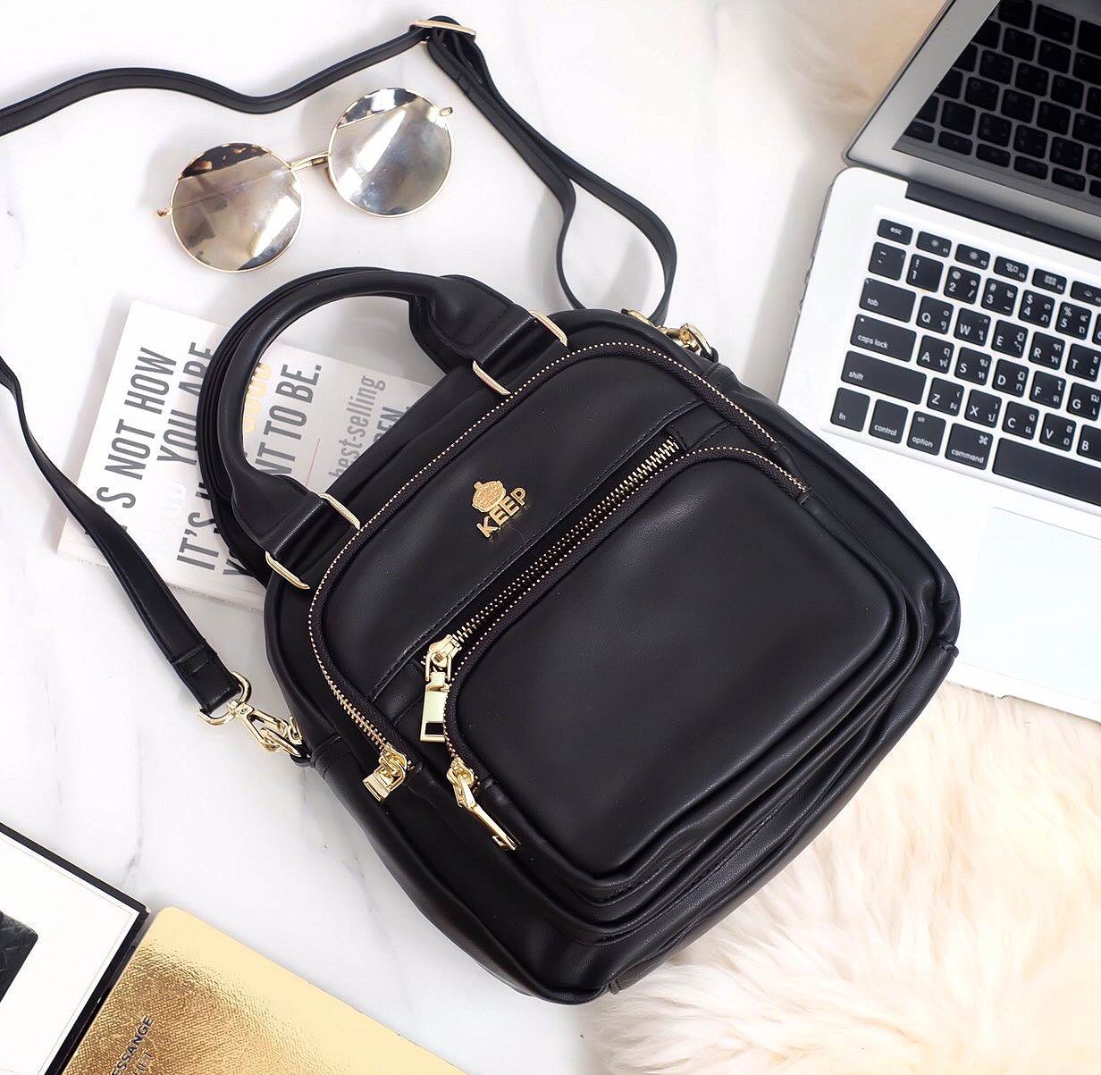 New arrival • KEEP Veeva Backpack • 🎒👟กระเป๋าเป้หนังแกะสังเคราะห์ นิ่มๆ ปรับ ถือ/สะพายได้หลากหลายการใช้งานคะ 👑กระเป๋าเป้สวยๆ 3in1 ปรับการใช้งานได้หลากหลายรูปแบบ ใบนี้ ร้านแนะนำเลยคะ ตัวกระเป๋าเป็นหนังแกะสังเคราะห์ นิ่มมาก น่ำหนักเบ