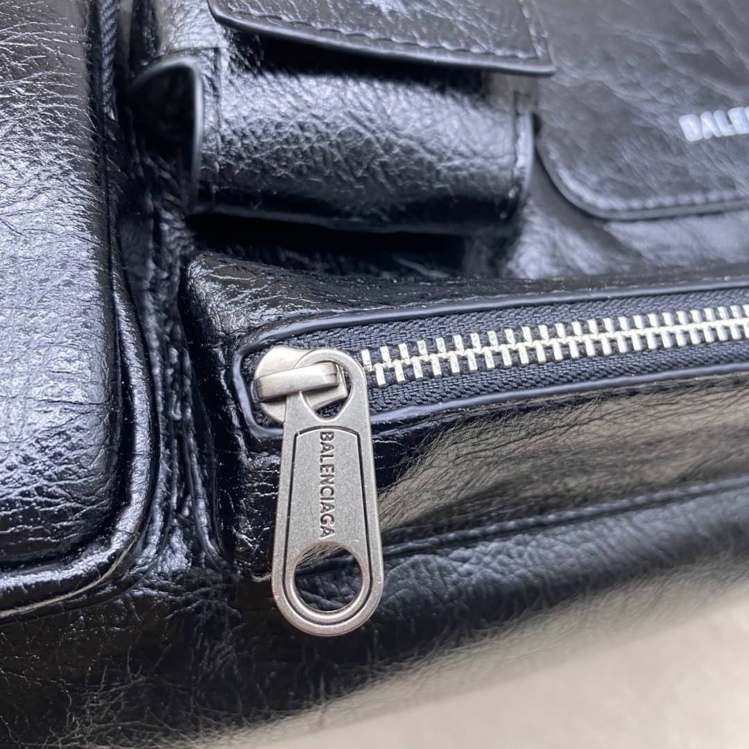 Balenciaga SUPERBUSY SMALL SLING BAG IN BLACK กระเป๋าสะพาย ใช้ได้ทั้งชายหญิง เกรดออริ 1:1 สลับแท้ ใช้งานต่างประเทศได้