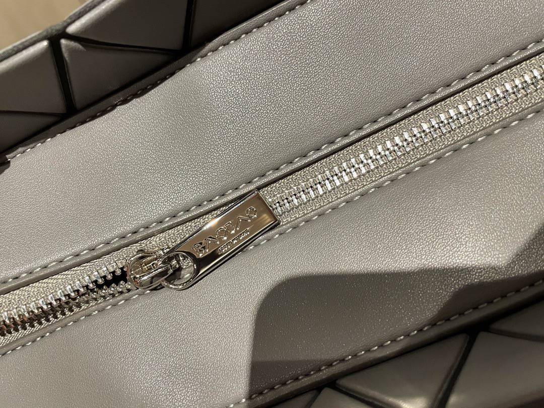 VIP GIFT 】BAOBAO Issey Miyake Crystal Matte Shoulder Bag