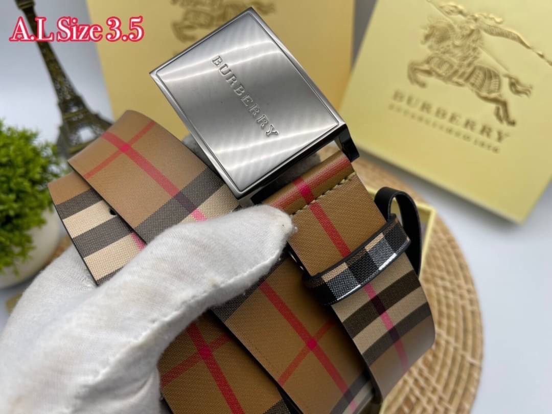 BURBERRY BELT LEATER 3.5cm เข็มขัดเบอร์เบอรี่ เกรดออริจินอลหนังแท้ ใช้งานง่าย เป็น everyday look ได้เลยค่ะ ภาพสินค้าถ่ายจากงานขายจริง ใช้งานต่างประเทศได้