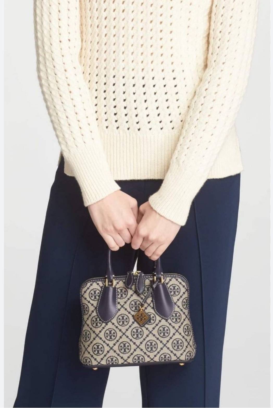 Tory Burch Mini T Monogram Jacquard Swing Satchel Bag กระเป๋าสะพาย คอลเลคชั่นใหม่ล่าสุดดีไซน์สุดคลาสสิก รูปทรงโดม