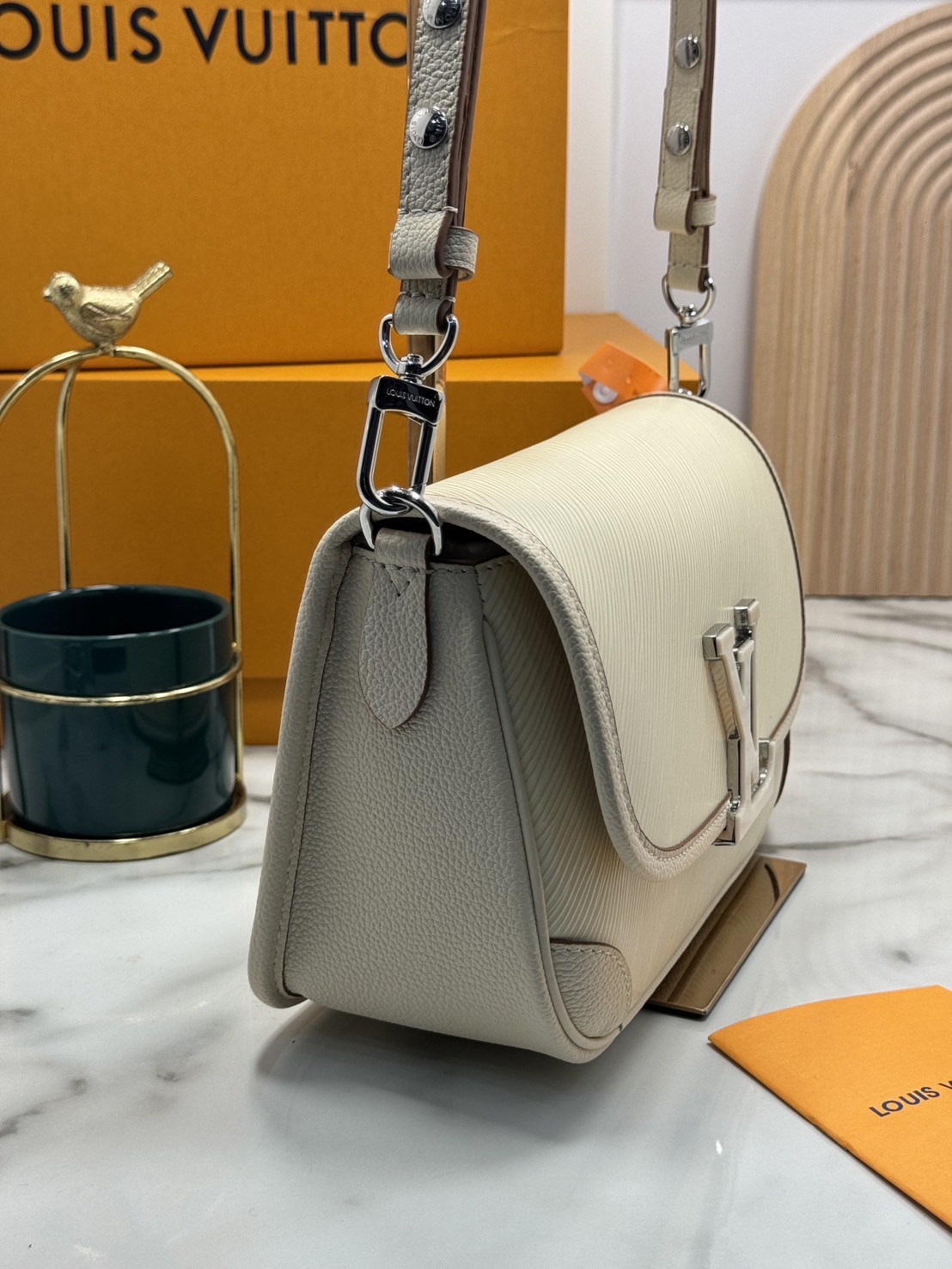 เกรดเทพ Top ORI | LV Buci bag Epi leather grain pattern / lvdiane กระเป๋าสะพายหนังแท้ลายเกรน เกรดดีสุด 🤍 เกรดเทพออริจินอล เทียบแท้ 1:1 ใช้งานได้ทั่วโลก