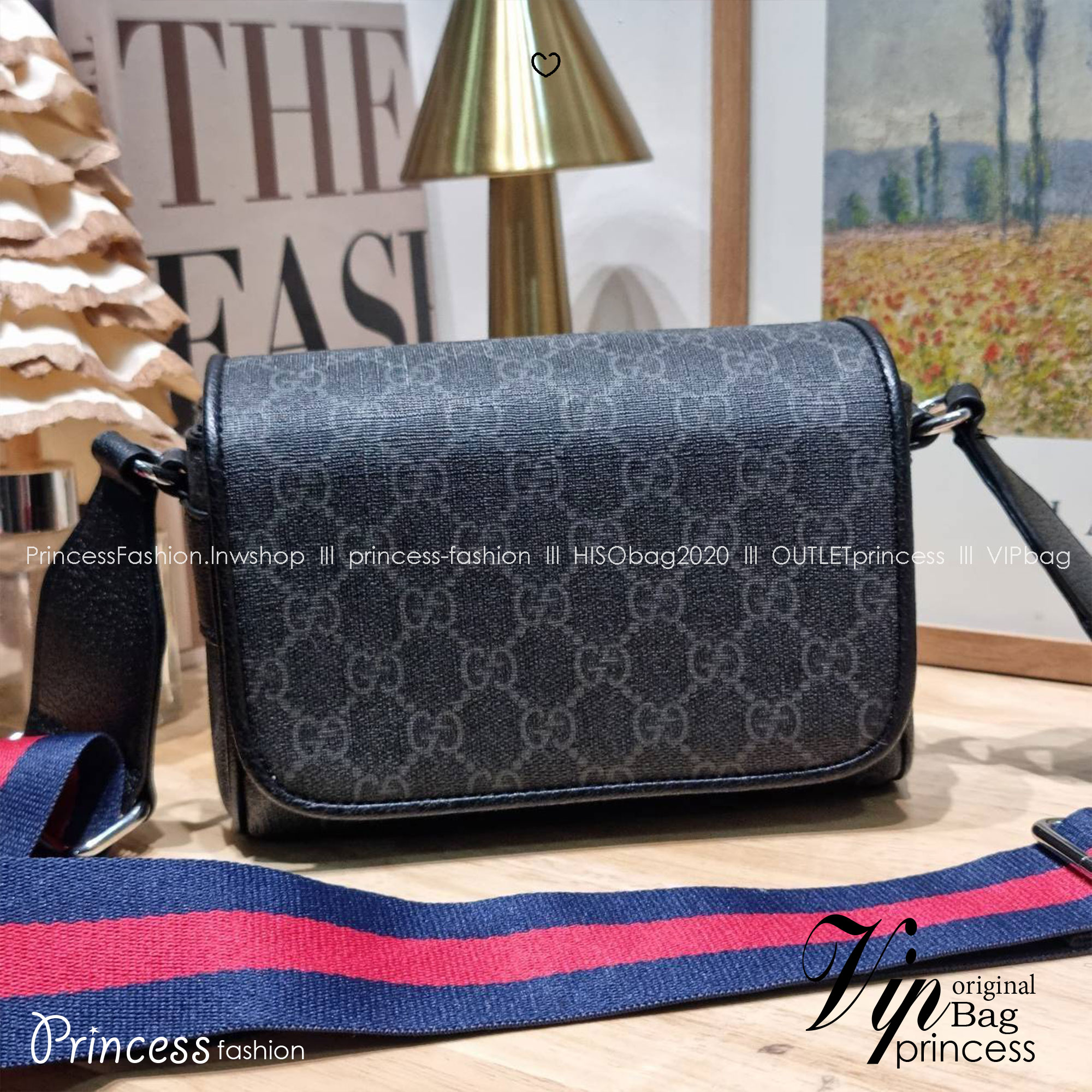 GUCCI GG Black mini bag กระเป๋าครอสบอดี้ที่สะพายได้ทุกโอกาส สีดำคลาสสิก กว่าสีนี้จะมาคือรอนานมาก เป็นหนึ่งสีสุดฮอตที่หายากสุดๆ มาในรุ่นสปอร์ต ทรงกะทัดรัด ขนาดกำลังดีพกพาสะดวก