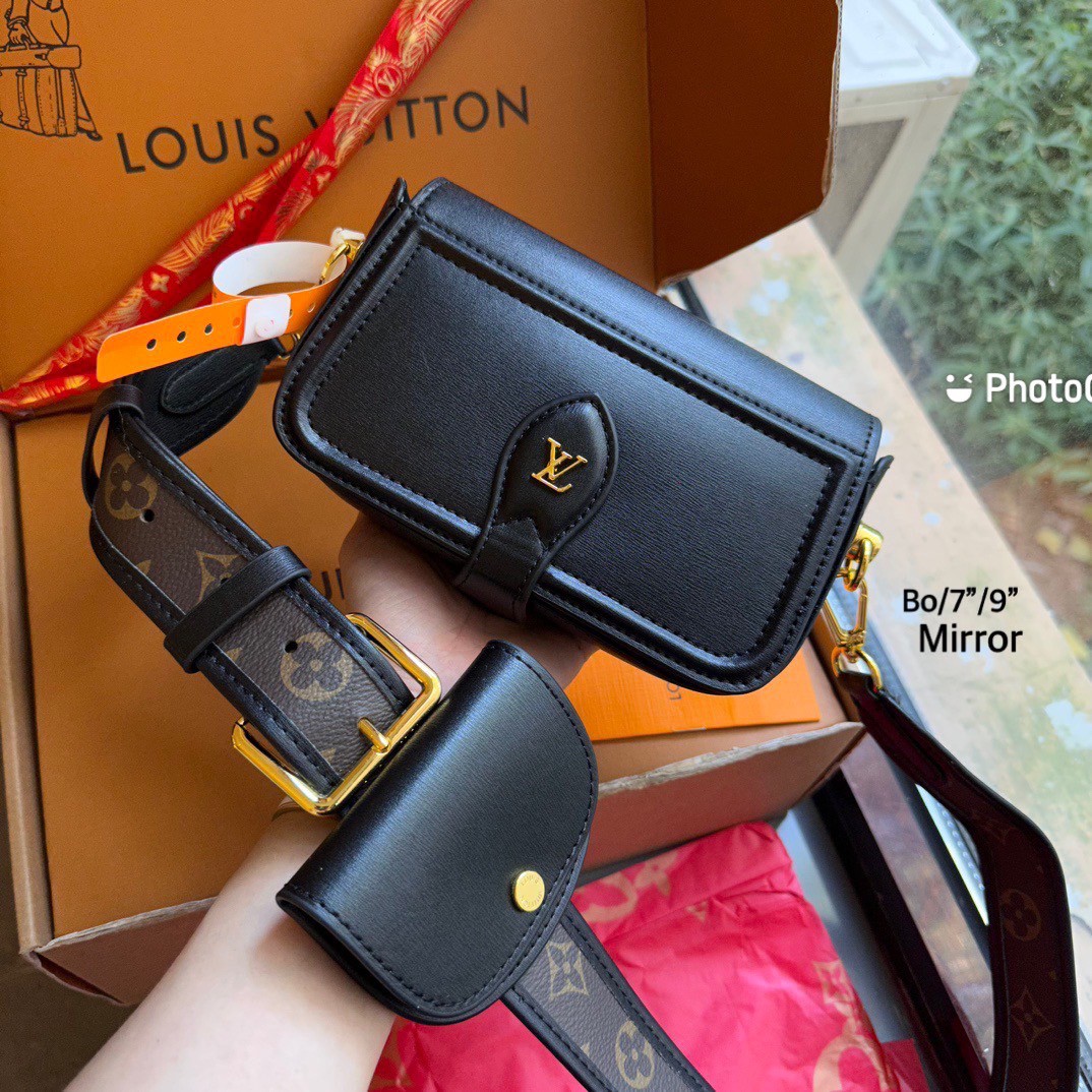 พร้อมส่ง 2 ไซส์ 💖💖 LV officier crossbody bag / LV Officier Pouch With Strap กระเป๋าสะพายดีไซส์คล่องตัว เท่ๆ คูลๆ ใช้งานสะดวก พร้อมใบลูกน่ารัก และสายสะพายเส้นใหญ่