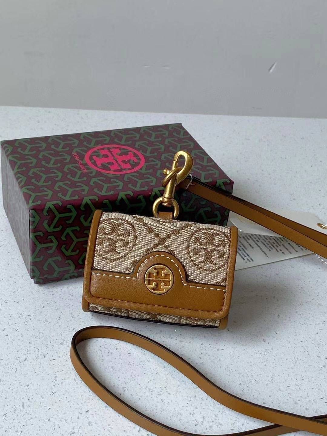 TORY BURCH T Monogram Jacquard AirPods Case พร้อมส่ง