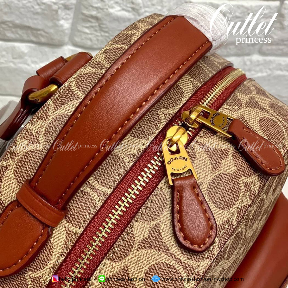 COACH LARGE SIGNATURE CAMPUS BACKPACK (32754) กระเป๋าสะพายหลังแบบมีหูหิ้ว หนังแท้อย่างดี หนังสมูทมากๆค่ะ พร้อมสีสุดคลาสสิค! ด้านหน้ามีช่องซิปขนาดกลางให้หนึ่งช่อง เปิดปิดช่องหลักแบบซิปคู่ ภายในกว้างมากๆค่ะ ใส่ได้เยอะทีเดียว มีช่องซิปและช่องเล็กใส่ของจุกจิก