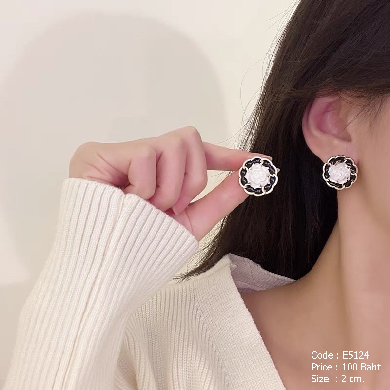 ต่างหูดอกไม้เรซิ่น ขอบทอง