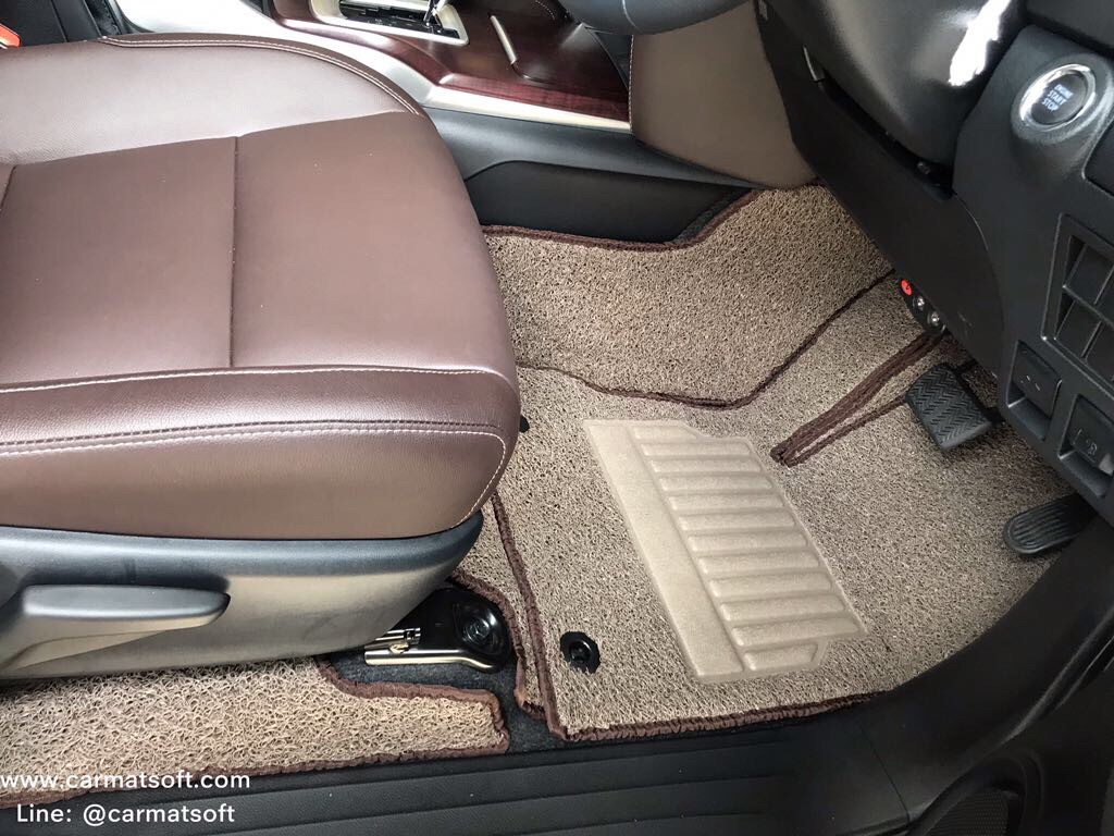 พรมดักฝุ่นไวนิลTOYOTA FORTUNER 2015-22 สีน้ำตาล เต็มคัน เข้ารูป=