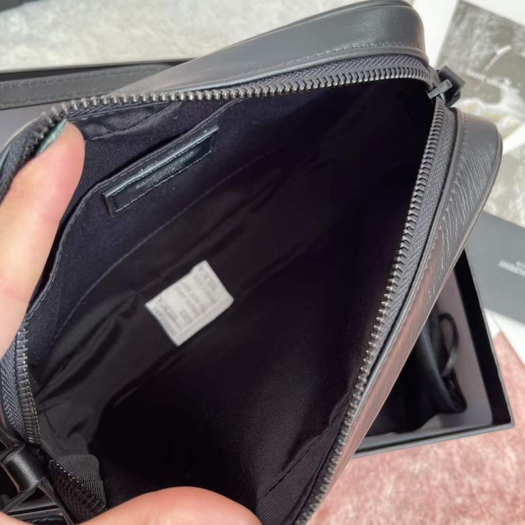 YSL LOU CAMERA BAG IN QUILTED LEATHER 23 cm กระเป๋าสะพาย เกรดหนังสวยเต็มใบ เกรดออริ 1:1 ใช้งานต่างประเทศได้