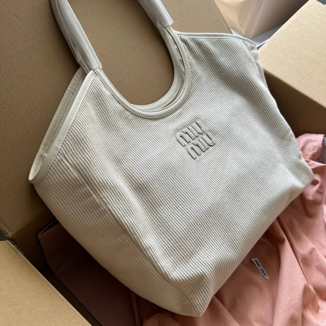 MIU MIU IVY corduroy bag / MIU MIU Tote Bag กระเป๋าถือสะพาย เกรดออริ ท็อป vip 1:1 เกรดงานปราณีตละเอียด ผ้าลูกฟูกอย่างดี เกรดดีสุด ใช้งานต่างประเทศได้