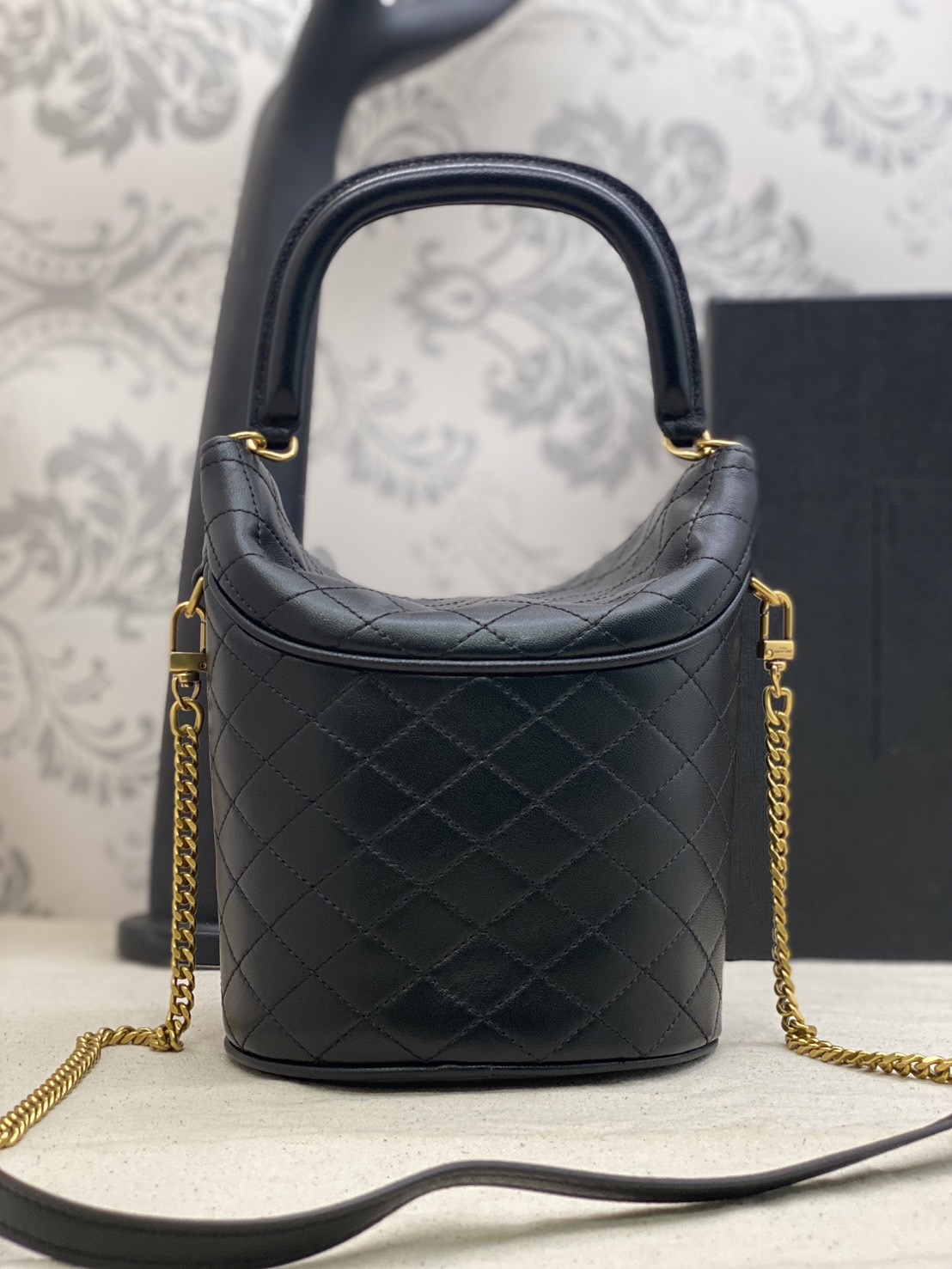 YSL GABY BUCKET BAG IN LAMBSKIN กระเป๋าสะพายทรงถัง งานหนังเต็มใบ เกรดออริ 1:1 ใช้งานต่างประเทศได้