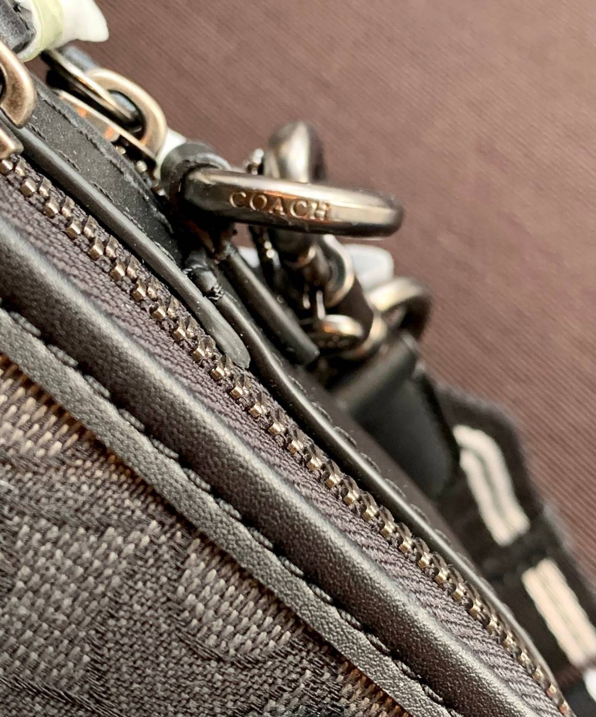 รุ่นสุดคูลล ใช้คู่ได้ทั้งชาย//หญิงเลยค่าา😘 COACH CHARTER CROSS BODY IN SIANATURE JACQUARD((C3780)) 💋พร้อมส่ง สินค้าออกใหม่ ไม่มียังไงไหว!! ✔️กระเป๋าสะพายครอสบอดี้ร์ หรือสามารถสอดมือตรงหนังด้านหน้าถือแบบเก๋ๆได้ด้วยค่าา วัสดุJacquardท