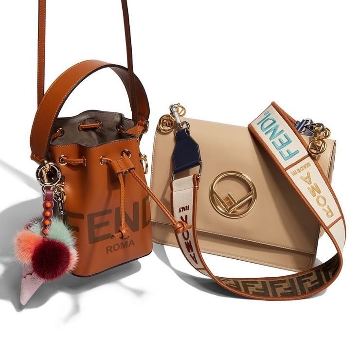 FENDI Mon Tresor Mini Leather Bucket Bag / FENDI Bucket Bag พร้อมส่ง กระเป๋าถือหรือสะพายข้างทรงบัคเก็ต ทรงขนมจีบ ลายแบรนด์ อะไหล่ทองหรูหรา