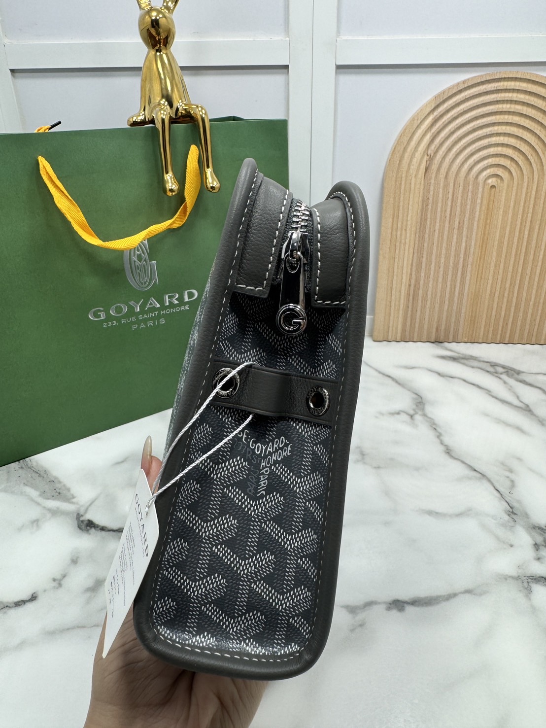 ORI หนังแท้ | Goyard Jouvence MM Toiletry Bag / Goyard Clutch bag กระเป๋าทรงคลัชกะทัดรัด เหมาะสำหรับการเก็บของในแนวตั้งและป้องกันการหกหรือรั่วไหล แคนวาสทำความสะอาดง่าย