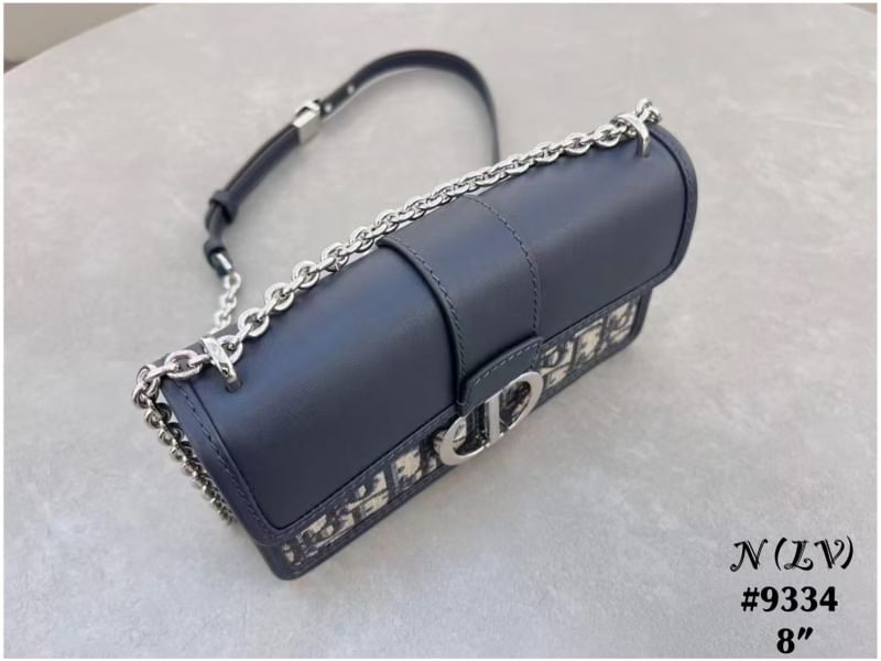 DIOR 30 Montaigne East-West Bag with Chain กระเป๋าสะพายรุ่นใหม่ ฝาพับแบบหนังสวยหรู ขนาดน่ารักสุดฮอต ที่สาวๆต้องไม่พลาด ทรงสวยมีกิมมิคในตัว ดูแพง ดีไซน์ย้อนยุคเป็นเอกลักษณ์