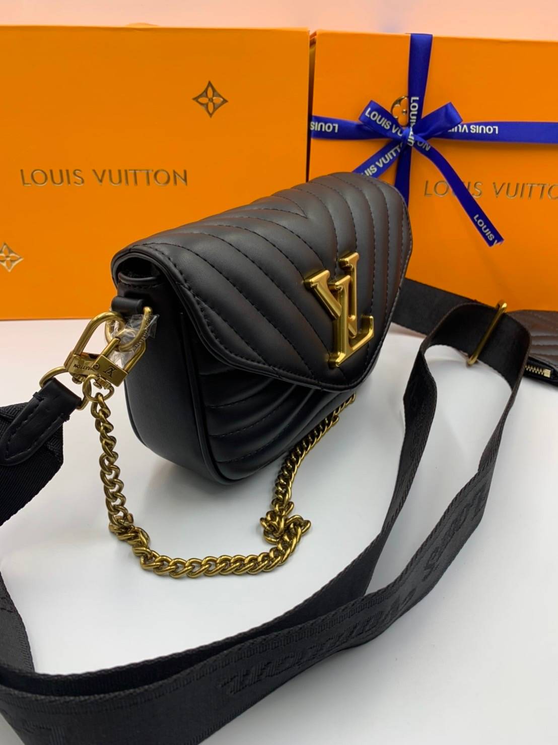 VIP GIFT 】LOUIS VUITTON NEW WAVE MULTI-POCHETTE (4colors)