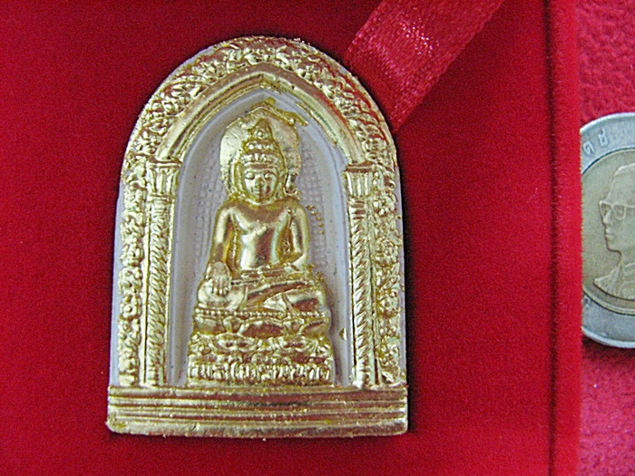 สินค้าหมดค่ะ พระไพรีพินาศปิดทอง ๘ รอบ ญสส. พ.ศ.๒๕๕๒ วัดบวรนิเวศวิหาร พร้อมกล่องกำมะหยี่ค่ะ