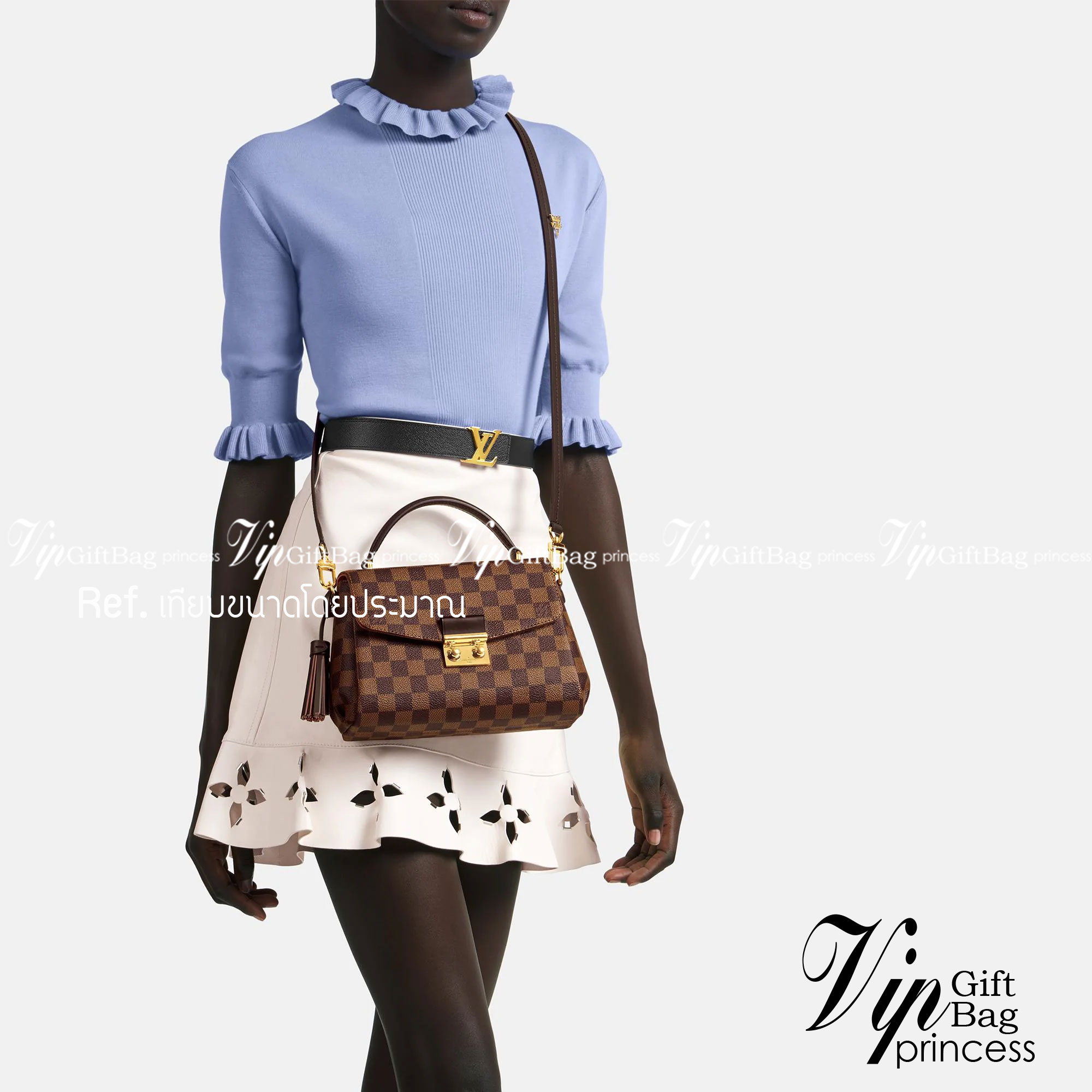 LV CROISETTE CROSSBODY BAG ให้สาวๆได้สวย ในราคาจับต้องได้ กับกระเป๋าสะพายข้าง ดีไซน์ลวดลายตารางเอกลักษณ์ คลาสสิคแต่ดูผู้ดี วัสดุหนังแคนวาส เปิด-ปิดด้วยตัวล็อคแน่นหนา ภายในโล่งกว้าง ใส่ของสำคัญได้ครบถ้วน สายสะพายถอดออกได้ ปรับได้ มีหูจับในตัว ถือเก๋ๆ หรือจ