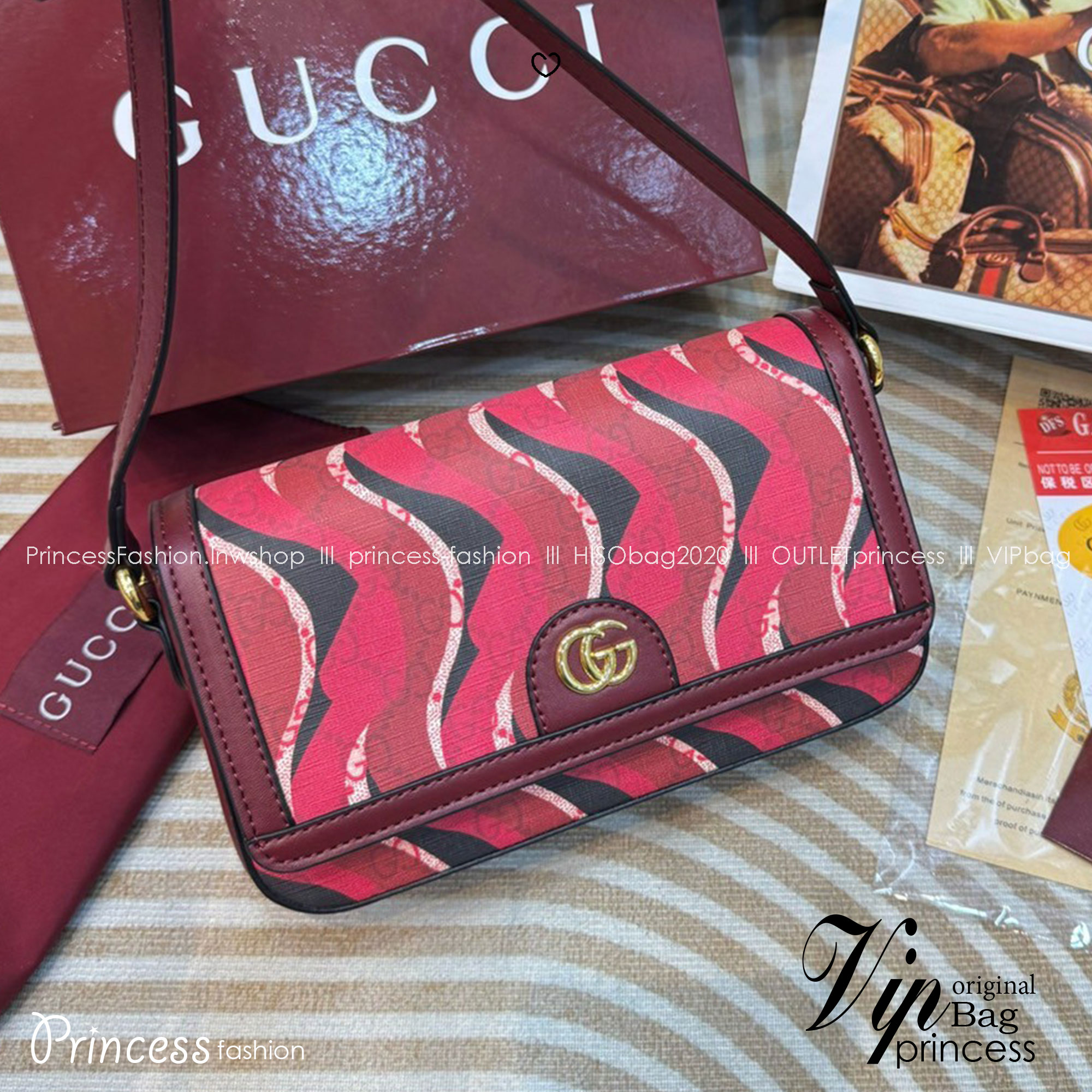 GUCCI Lunar New Year Printed super mini bag / GG Crossbody Bag กระเป๋าสะพายคอลใหม่ทรงสวยผู้ดี สีแดงขับผิวรับทรัพย์ ลวดลายรูปงูในตำนานเสริมความงดงามสวยหรูโดดเด่นอย่างลงตัว