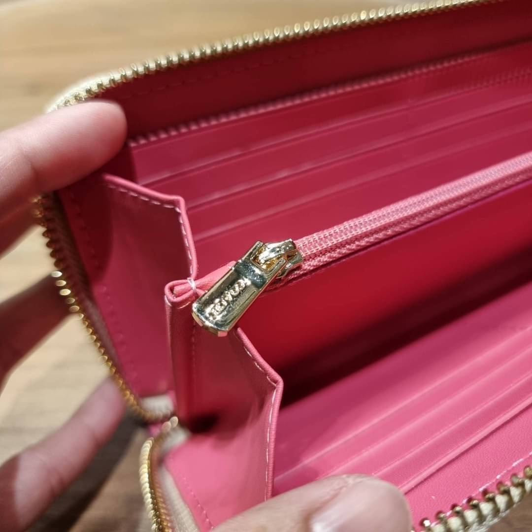 OUTLET 】COACH ACCORDION ZIP WALLET IN SIGNATURE CANVAS F86093 C3287 F98126 กระเป๋าสตางค์ใบยาว น่ารักน่าใช้