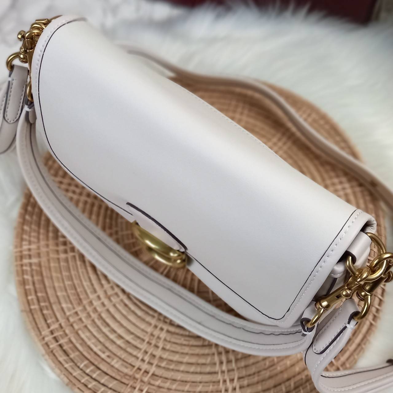 COACH SOFT TABBY SHOULDER BAG (C4823//C5261) กระเป๋าถือ กระเป๋าสะพาย ที่ใครๆก็เข้าถึงได้ หรูหรา คลาสสิค ลุคเรียบร้อย แต่ความสวยไม่น้อย! ดาเมจความลุคผู้ดีรุนแรงมาก!!เกินต้าน!!// วัสดุหนังแท้ทั้งใบ หนังเรียบ หนังนิ่มมากๆ อยู่ทรงสวยมากๆด้วย// ด้านในโล่งกว้าง