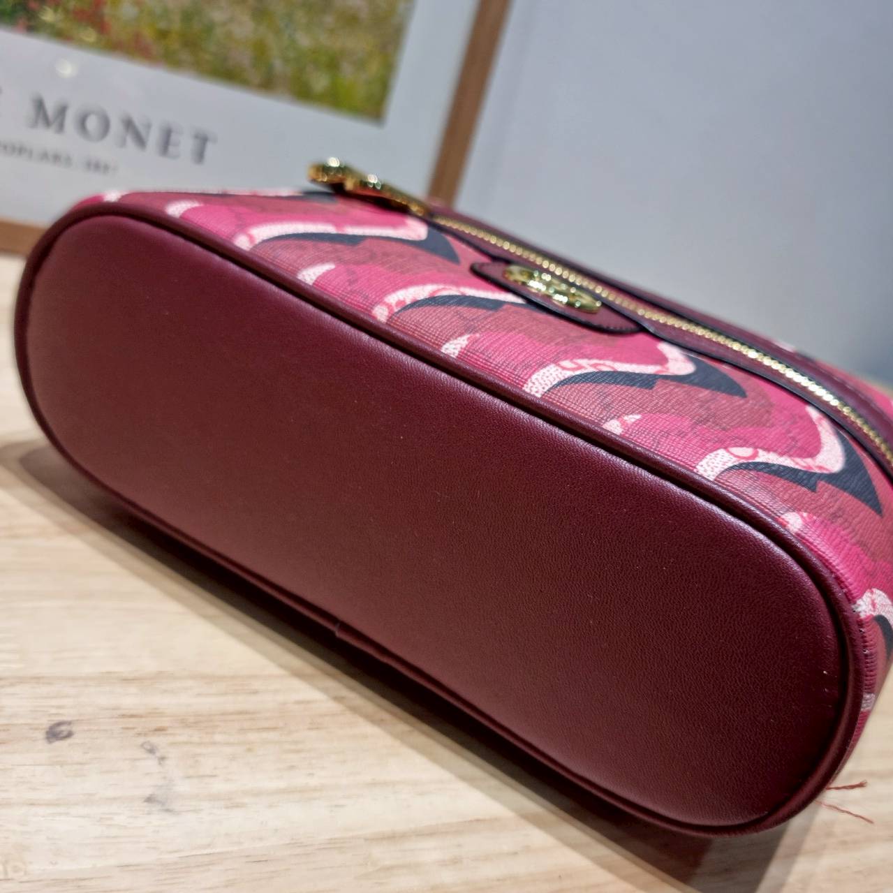 Gucci Lunar New Year Printed super mini bag ไอเท็มหายากสุดปัง กระเป๋าสะพายรุ่นรับทรัพย์ คอลเลคชั่นใหม่พร้อม box set โทนสีใหม่ของแบรนด์