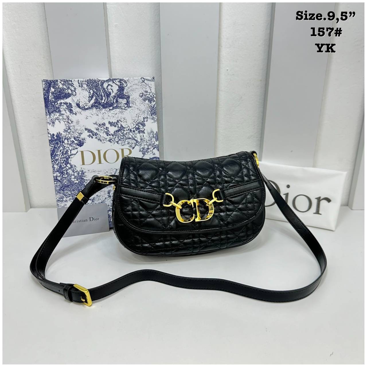 DIOR Small CD Besace Bag / Leather / Oblique Jacquard กระเป๋าสะพายดีไซส์ย้อนยุค โดดเด่นด้วยรูปลักษณ์ร่วมสมัย สง่างามเหนือกาลเวลา เกรดไฮเอน 1:1