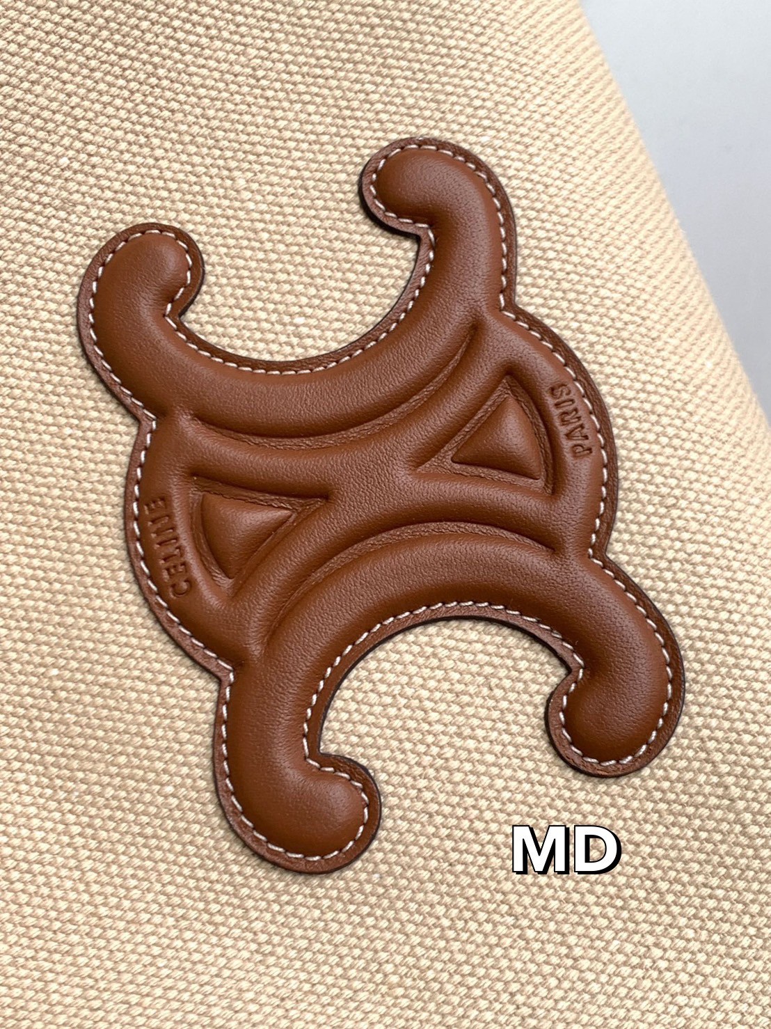 CELINE Small Cabas Drawstring Cuir Triomphe / CELINE TOTE BAG กระเป๋าทรงโท้ทน่ารักน่าใช้ ตัวกระเป๋าหนังนุ่มมาก ปากกระเป๋าเป็นหูรูดดึงปรับทรงได้สองแบบสองสไตล์