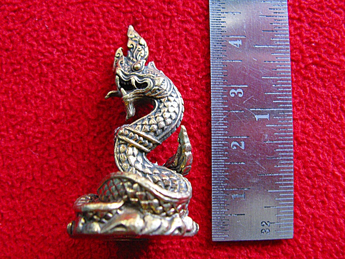 องค์พญานาค สูง4.5ซม. เนื้อทองเหลือง(ตั้งบูชาหน้ารถ)พร้อมใบคาถาค่ะ