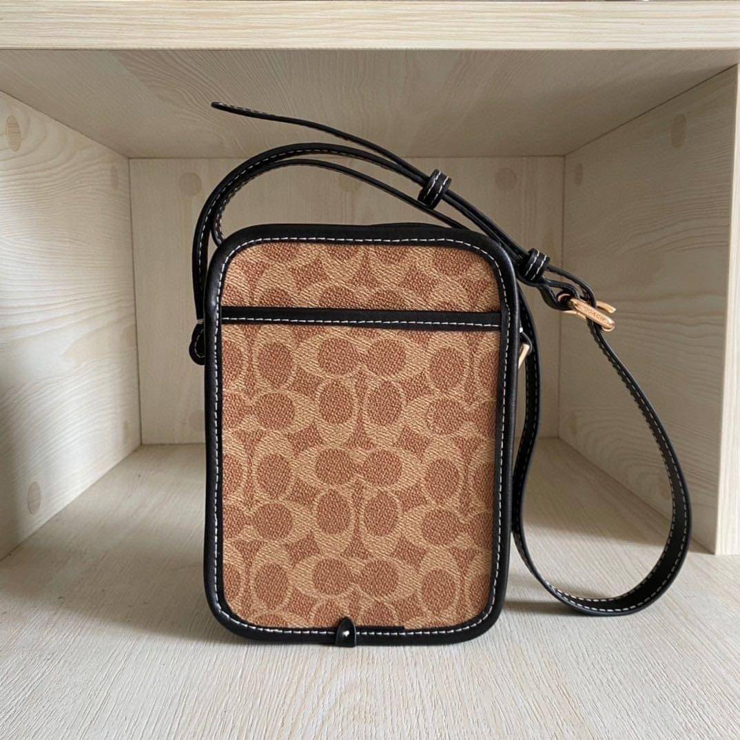 Coach Zip Camera Bag In Signature Canvas CA182 พร้มส่งที่ไทย Camera Bag Men’s retro classic Aging men’s cross-body Bag, mobile Bag Camera Bag