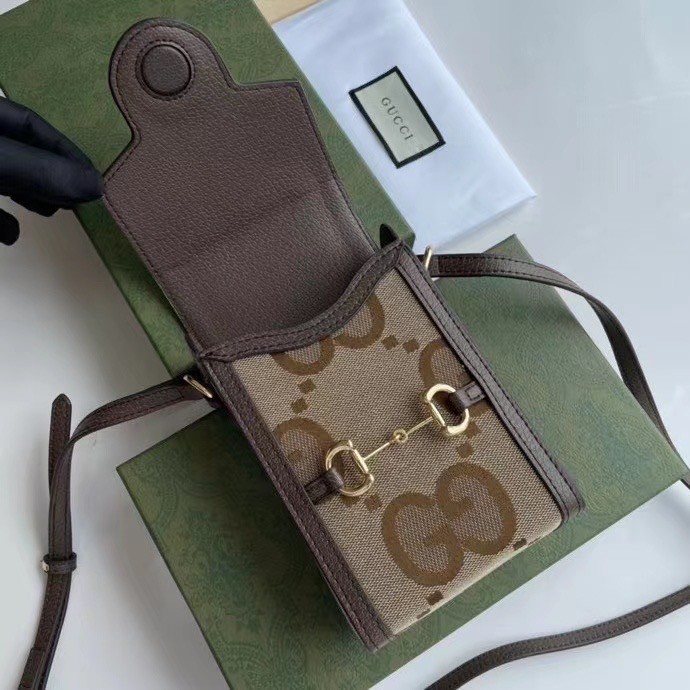 Gucci Jumbo GG mini bag / Gucci Phone Bag เกรดใช้งานสลับใบจริงได้ ออริจินอล รุ่นยอดฮิต ไซส์มินิ ที่ใครๆก็ต้องรู้จัก!! กับคอลเล็กชั่น Gucci Love Parade กระเป๋าขนาดมินิใบนี้รังสรรค์ด้วยผ้าแคนวาส GG จัมโบ้พร้อมตกแต่งด้วยฮาร์ดแวร์ฮอร์สบิต