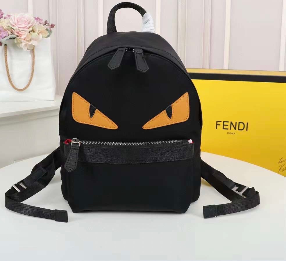 FENDI monster backpack เกรดออริจินอล FENDI Unisex Calfskin Nylon Logo Backpack กระเป๋าเป้เฟนดิ รุ่นยอดนิยมเอกลักษณ์แบรนด์ จุของได้เยอะ ใช้ได้ทั้งชายหญิง พกใบนี้ใบเดียวเอาอยู่ เป็นหนึ่งคอลเลคชั่นเด็ดที่สุดแห่งปีเลยจ้า