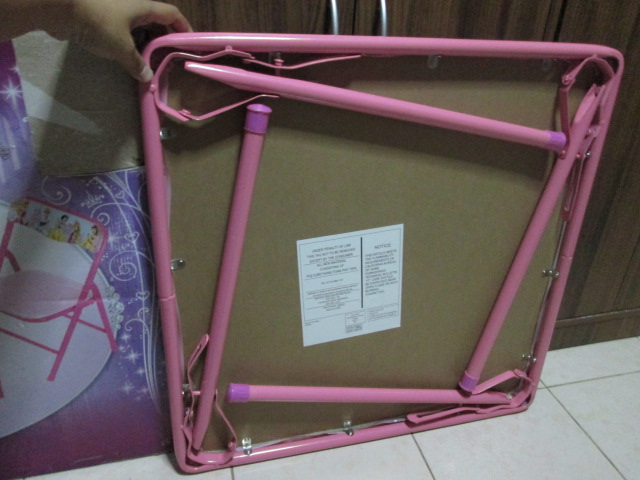 Disney Princess Activity Table and Chair Set (ของมือหนึ่งกล่องไม่สวย)