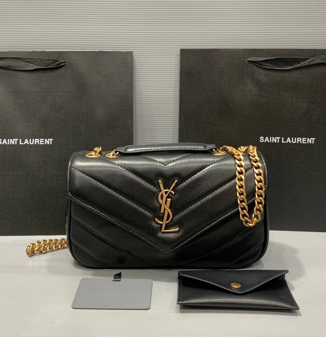 ORI | หนังแท้ 25cm YSL loulou small in matelassé กระเป๋าสะพายทรงสวยคลาสสิค มาพร้อมใบเล็กใส่การ์ด งานหนังแท้สมผัสนุ่มมือตะเข็บเย็บลายเชฟรอนสวยเป็นเอกลัษณ์