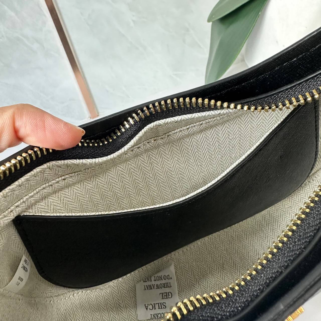 TORY BURCH EMERSON ZIP SHOULDER BAG 137416 / TORY BAG พร้อมส่ง 3 สี กระเป๋าสะพายไหล่ / คล้องแขน หนังซาเฟียโน่ ทนทาน